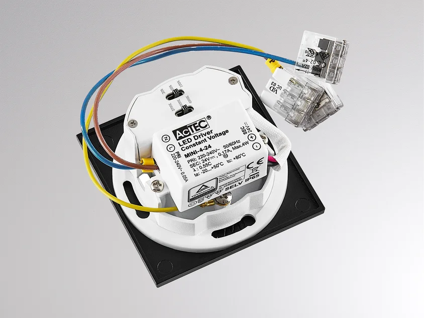 WALL 68R QUAD