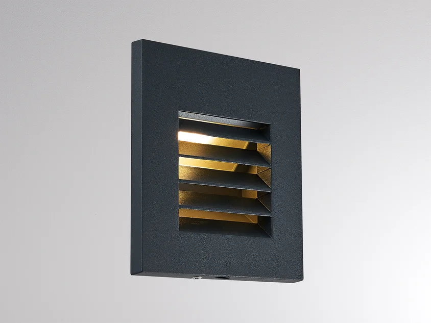 WALL OUT R II